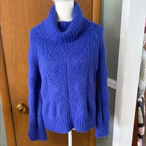 Neely vibrant Blue Turtleneck Sweater Size M